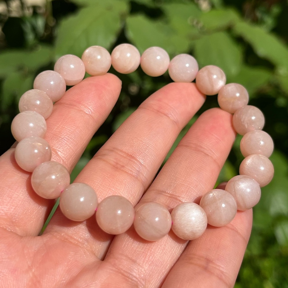 10mm strechable high‎ quality peach moonstone bracelet